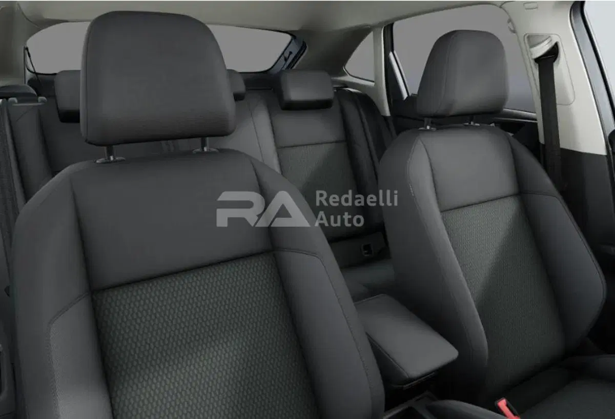 Volkswagen Taigo nuova a Lecco (6)