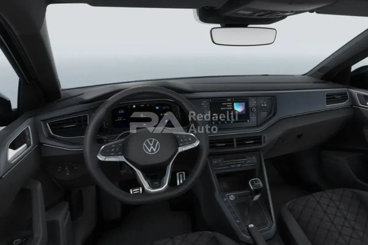 Volkswagen Taigo nuova a Lecco (5)