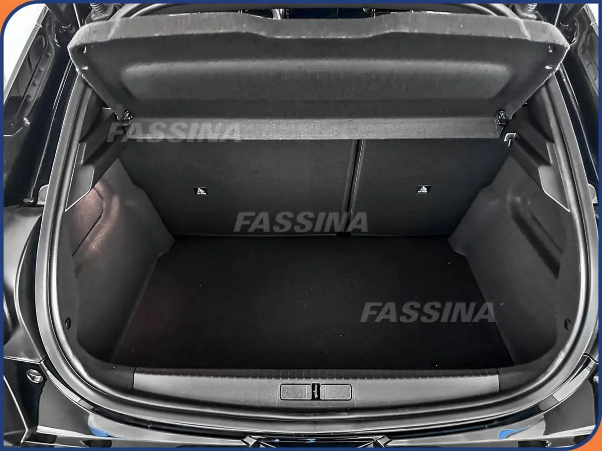 Lancia Ypsilon nuova a Milano (12)