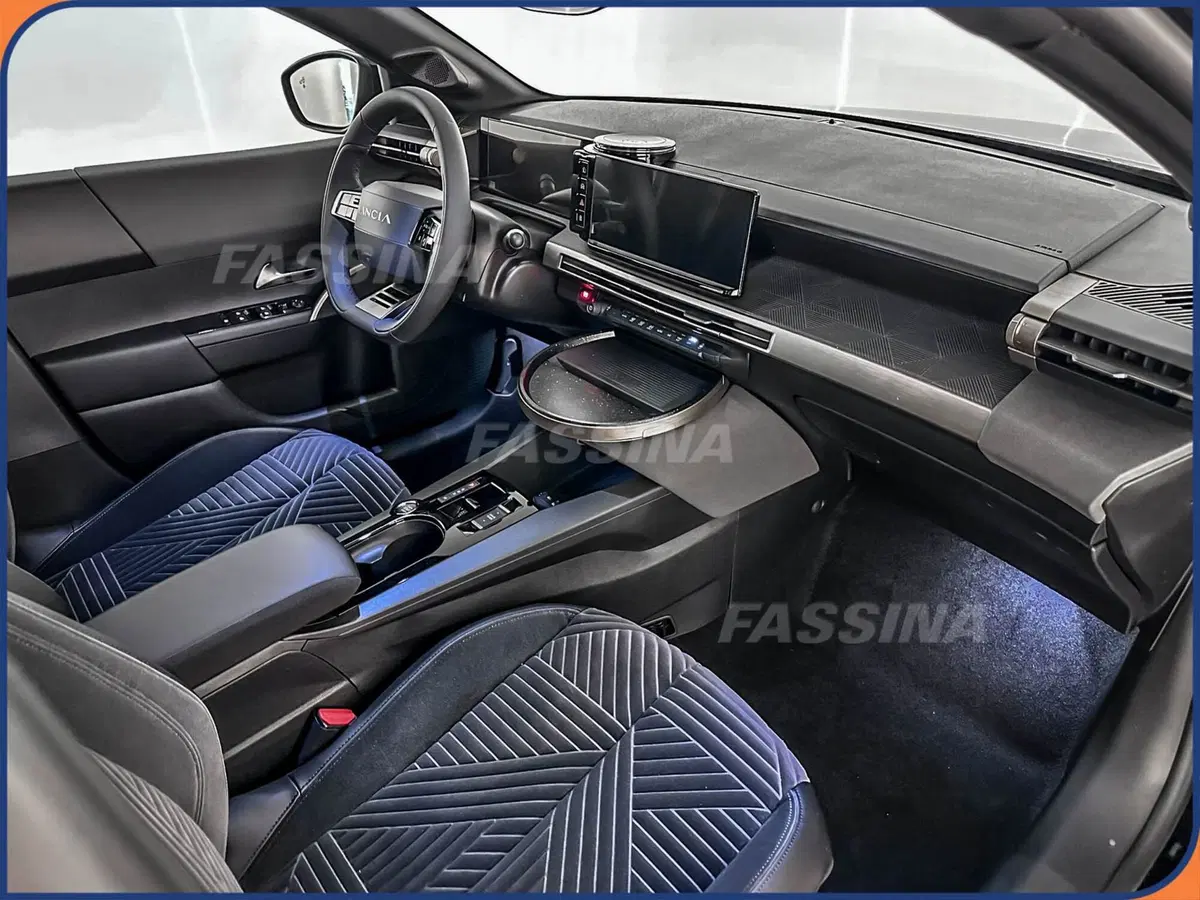 Lancia Ypsilon nuova a Milano (13)