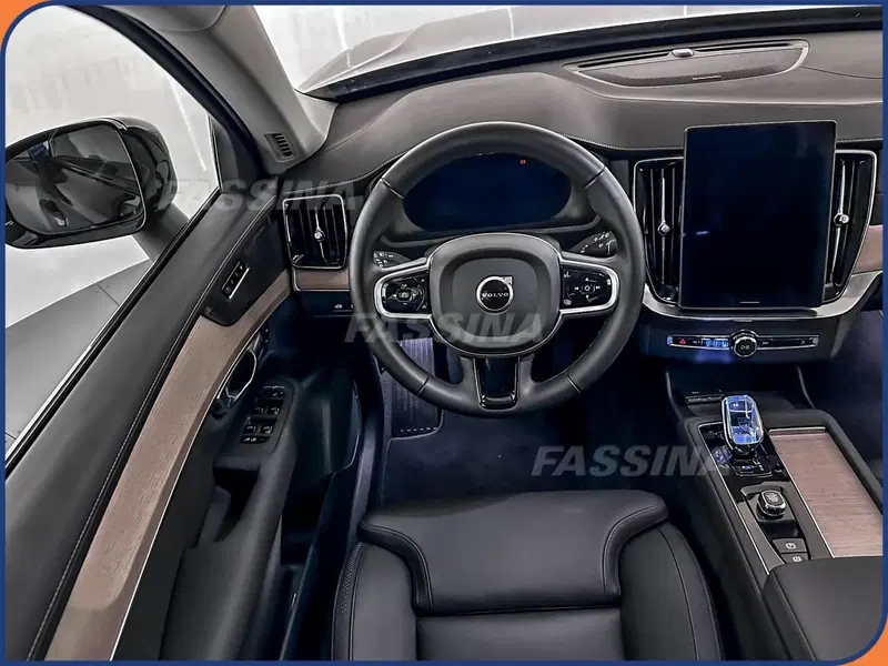 Volvo XC90 usata a Milano (11)