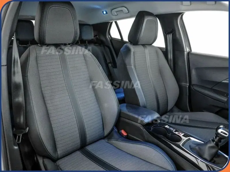 Peugeot 2008 usata a Milano (12)