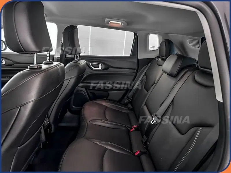 Jeep Compass usata a Milano (11)