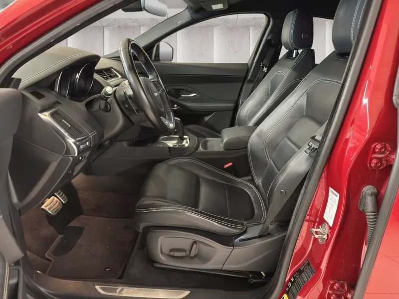 Jaguar E-Pace usata a Milano (13)