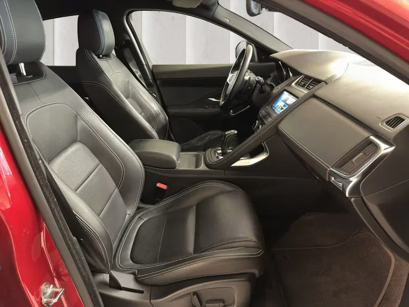 Jaguar E-Pace usata a Milano (3)