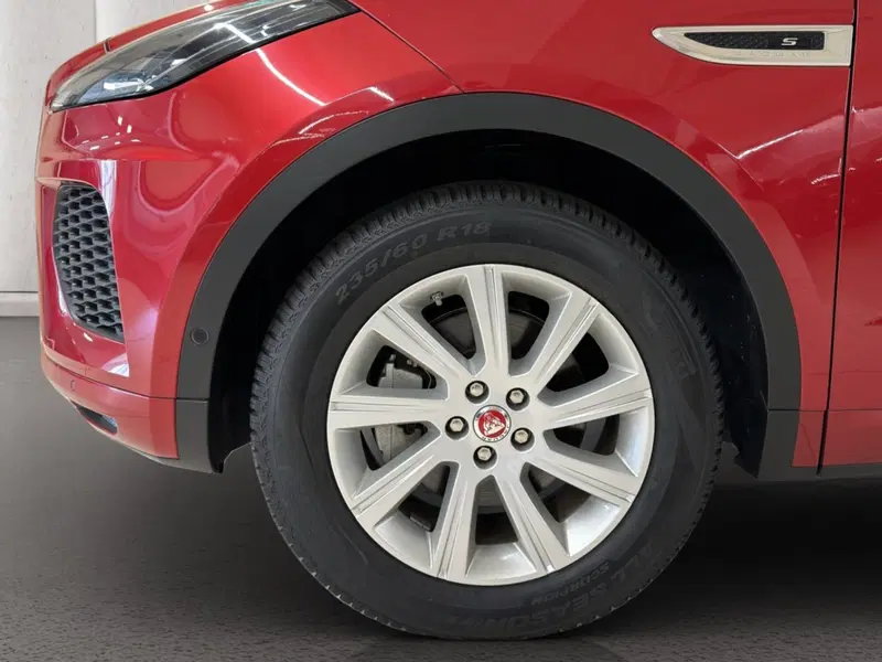 Jaguar E-Pace usata a Milano (9)