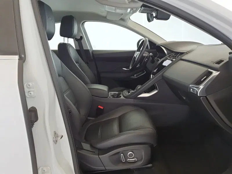 Jaguar E-Pace usata a Monza e Brianza (3)