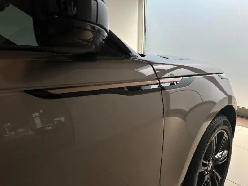 Land Rover Range Rover Velar usata a Venezia (10)