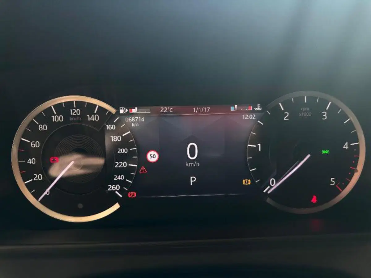 Land Rover Range Rover Velar usata a Venezia (5)