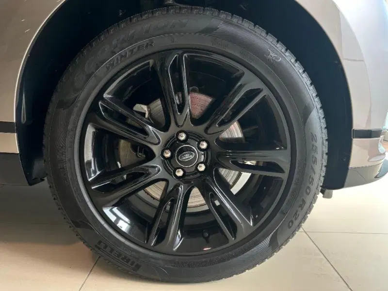 Land Rover Range Rover Velar usata a Venezia (6)
