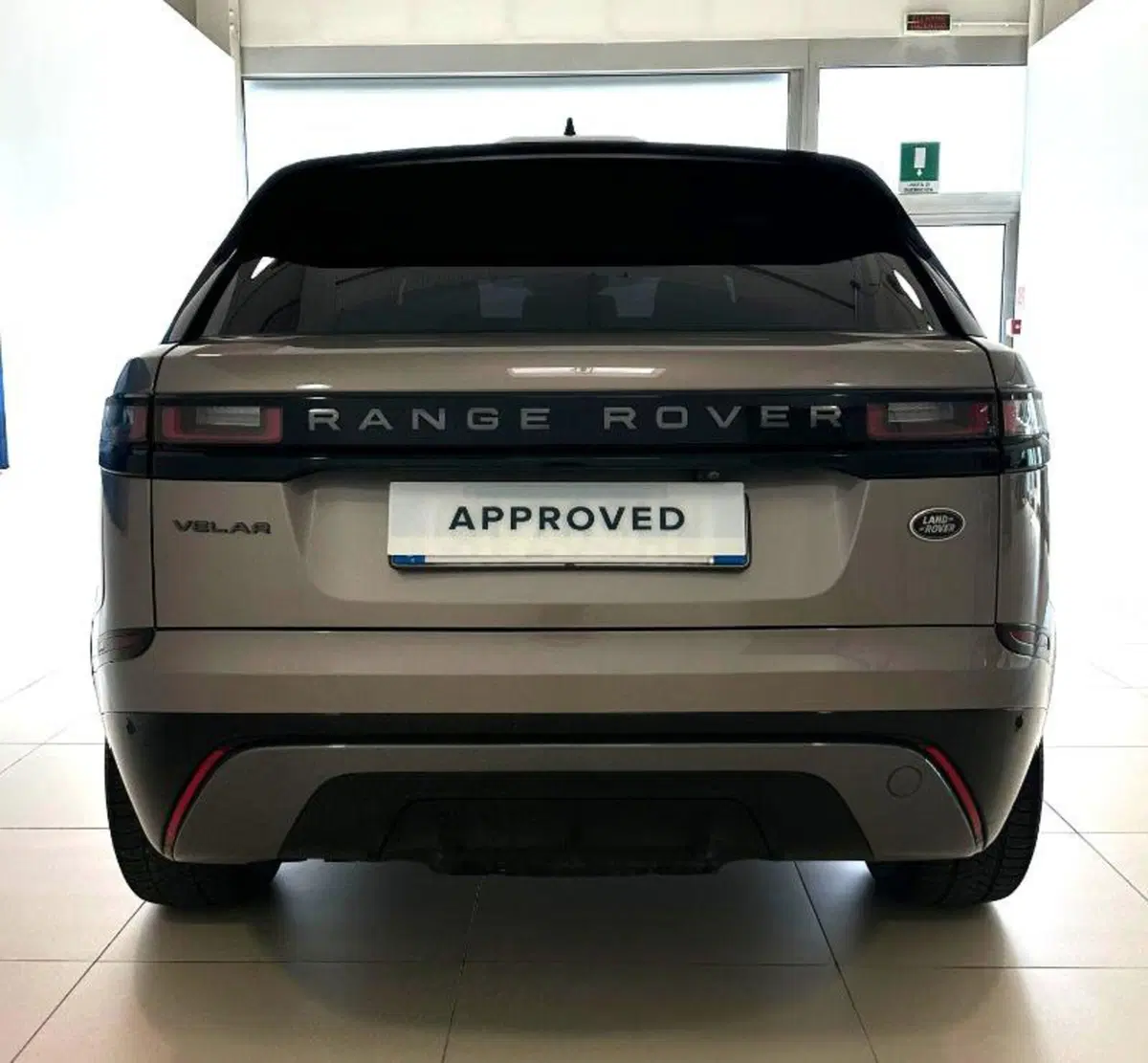Land Rover Range Rover Velar usata a Venezia (9)