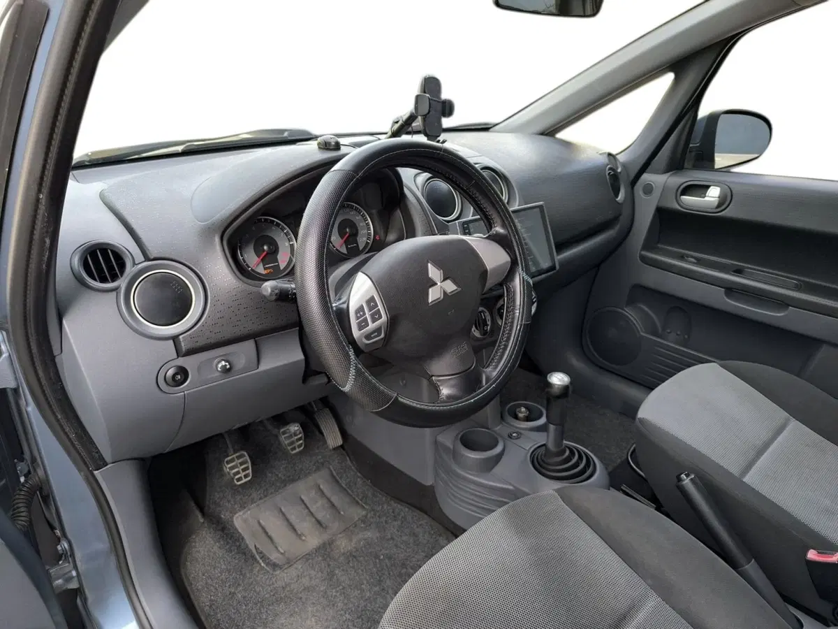 Mitsubishi Colt usata a Udine (10)