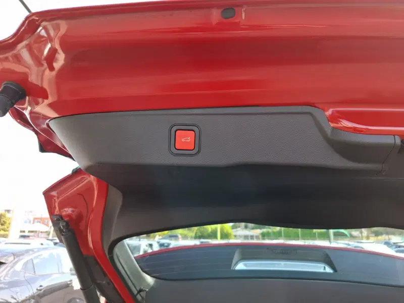 Jeep Avenger nuova a Latina (11)