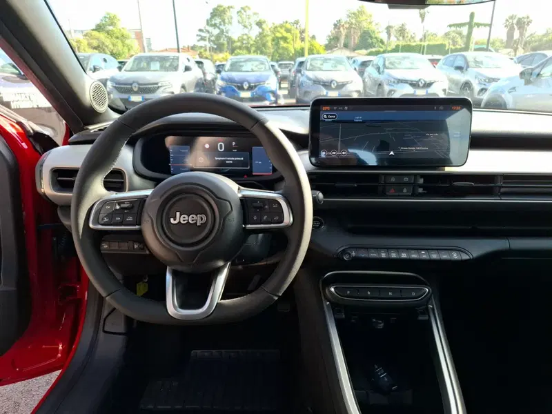 Jeep Avenger nuova a Latina (13)