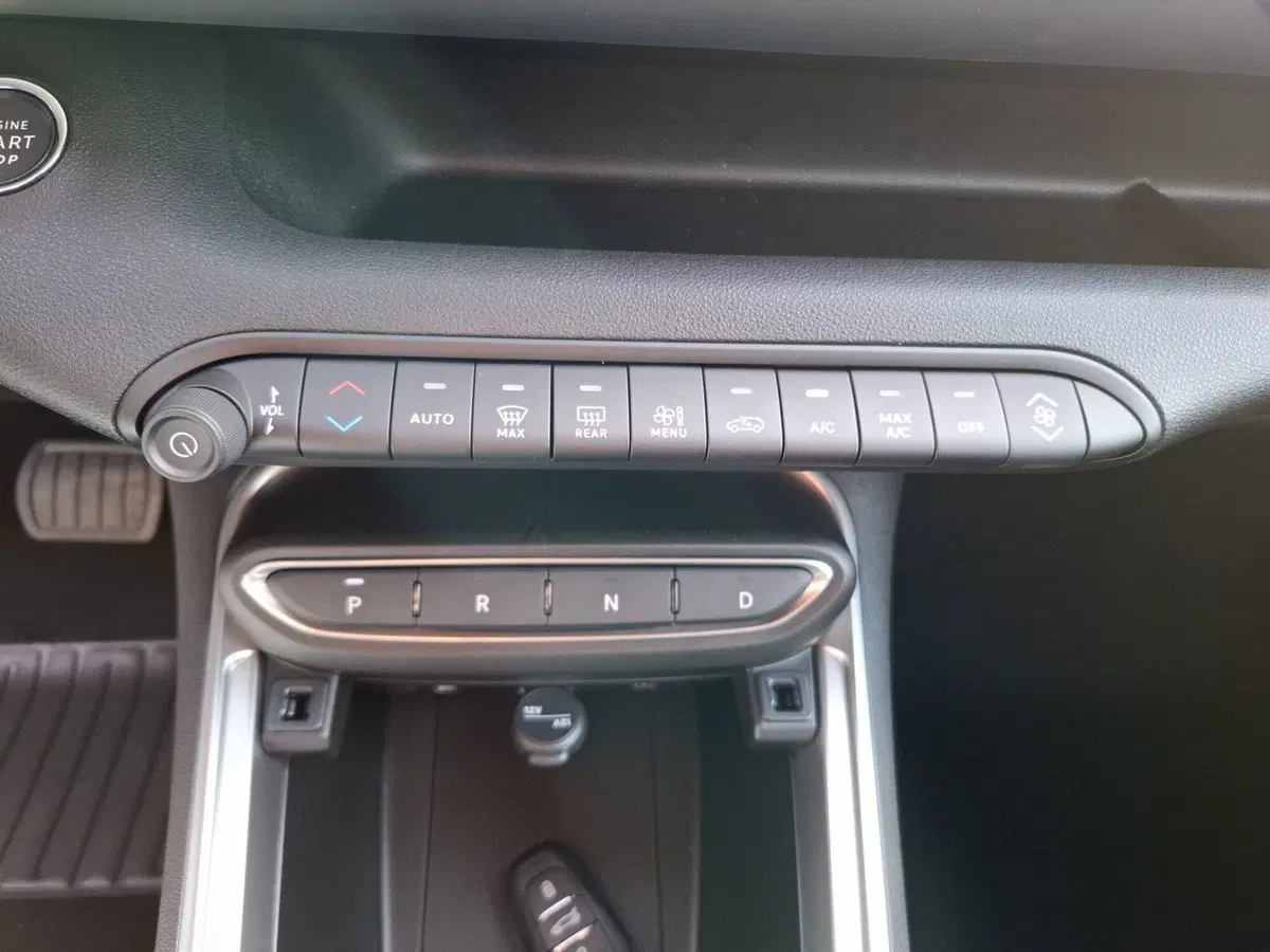 Jeep Avenger nuova a Latina (17)