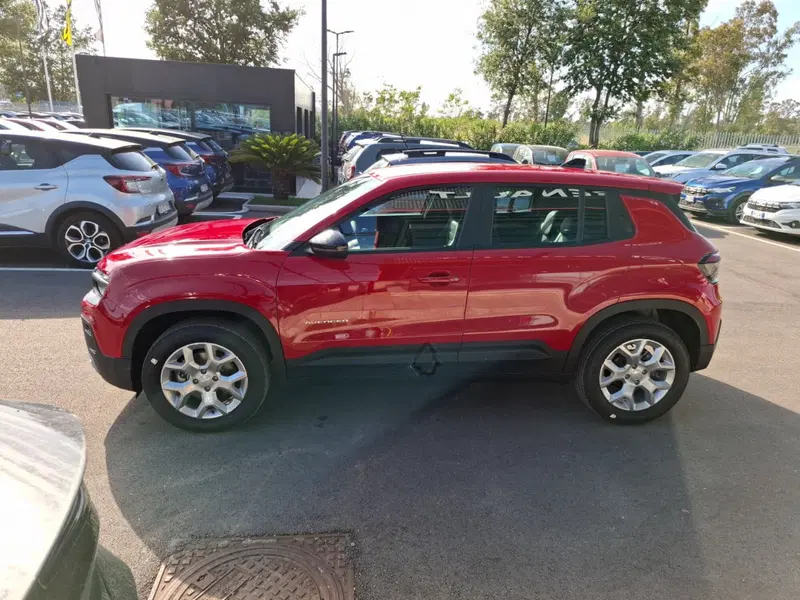 Jeep Avenger nuova a Latina (7)