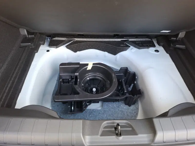 Jeep Avenger nuova a Latina (10)