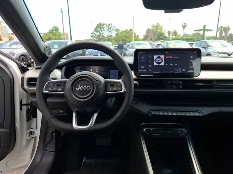 Jeep Avenger nuova a Latina (12)
