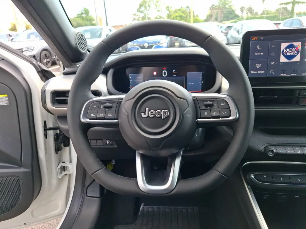 Jeep Avenger nuova a Latina (13)