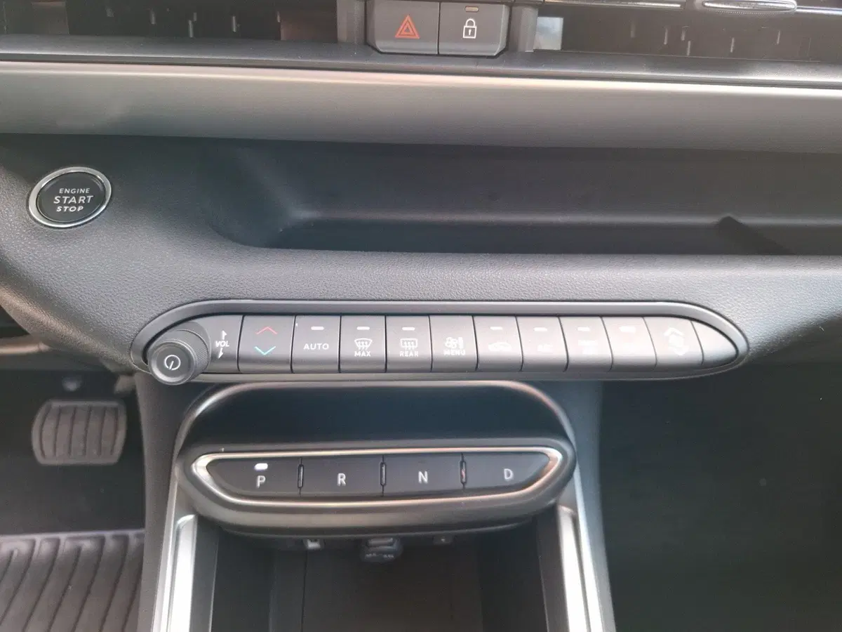 Jeep Avenger nuova a Latina (16)