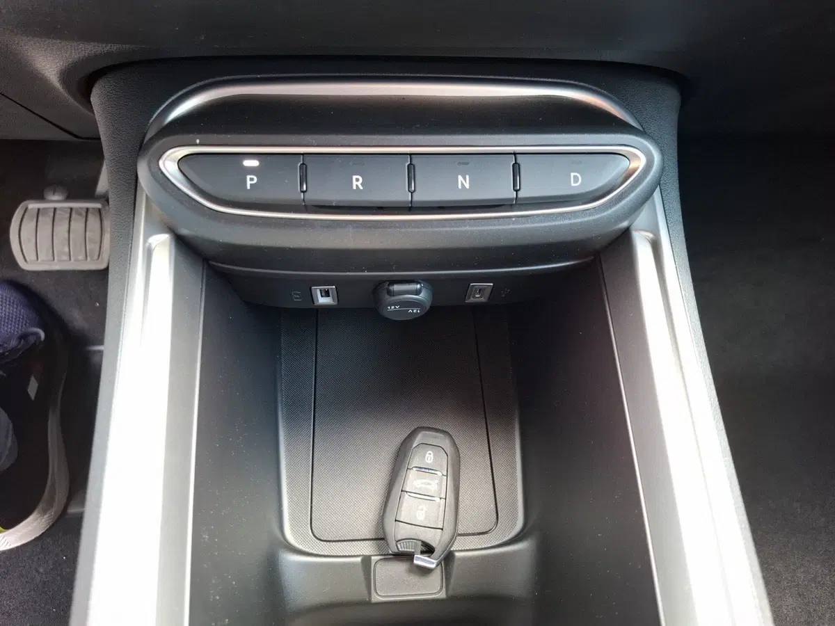 Jeep Avenger nuova a Latina (19)