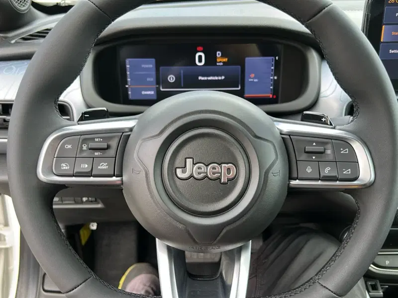 Jeep Avenger nuova a Roma (19)