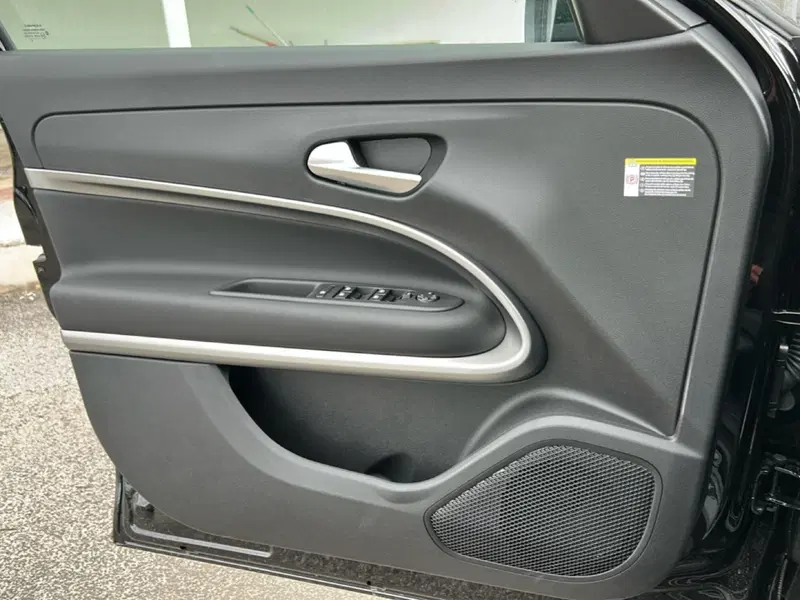 Jeep Avenger nuova a Roma (20)