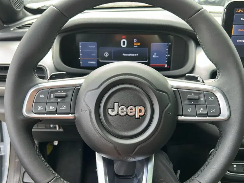 Jeep Avenger nuova a Roma (14)