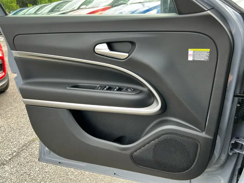 Jeep Avenger nuova a Roma (20)