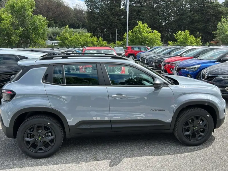 Jeep Avenger nuova a Roma (6)