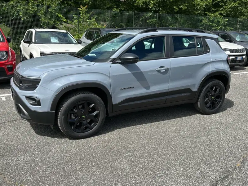 Jeep Avenger nuova a Roma (8)