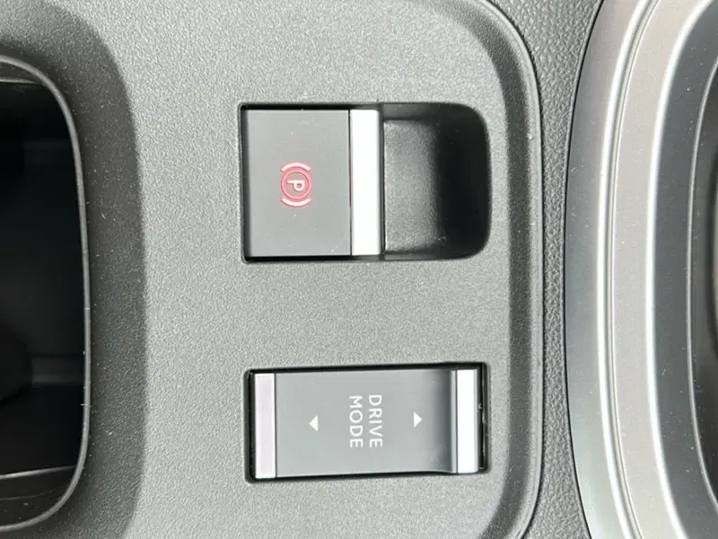 Jeep Avenger nuova a Roma (17)