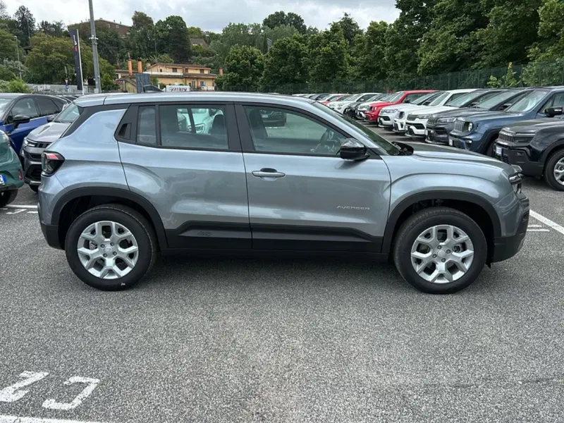 Jeep Avenger nuova a Roma (6)
