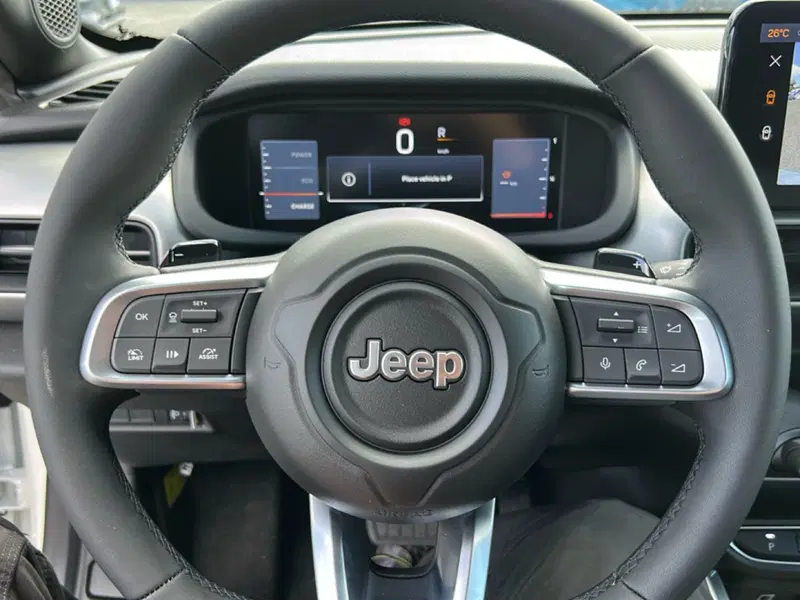 Jeep Avenger nuova a Roma (14)