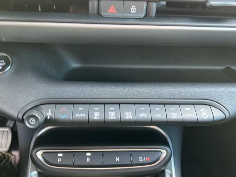 Jeep Avenger nuova a Roma (17)