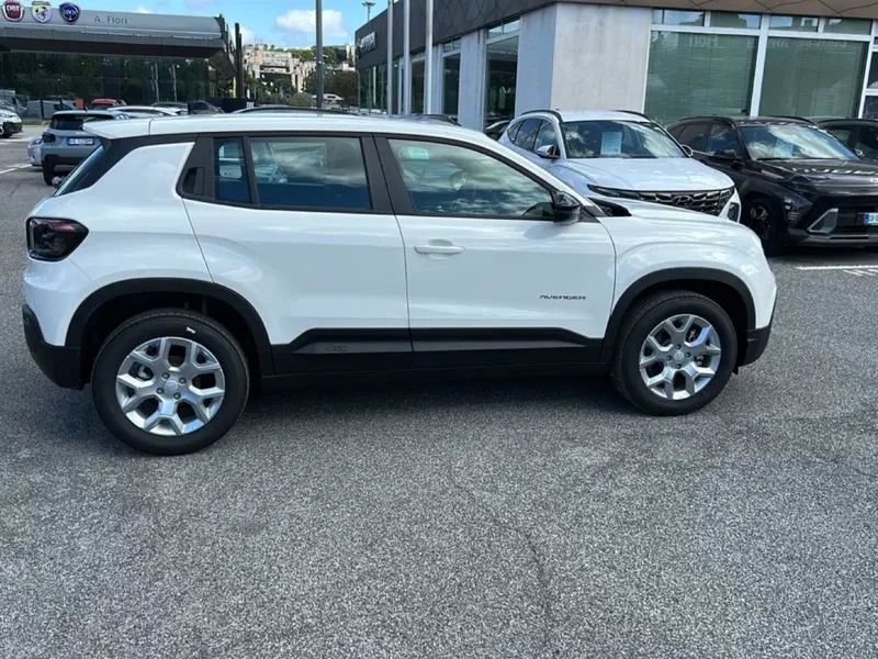 Jeep Avenger nuova a Roma (6)