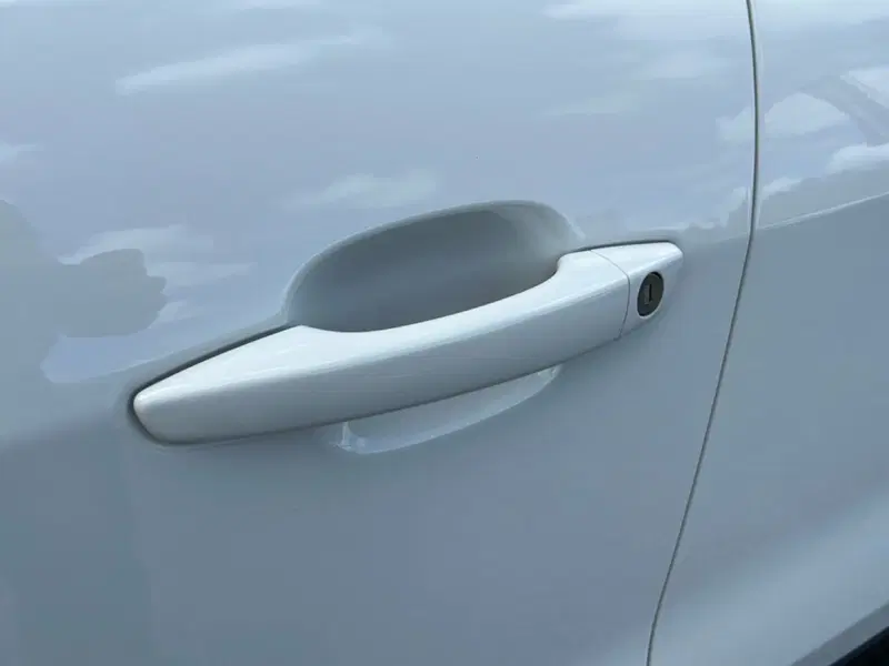 Jeep Avenger nuova a Roma (9)