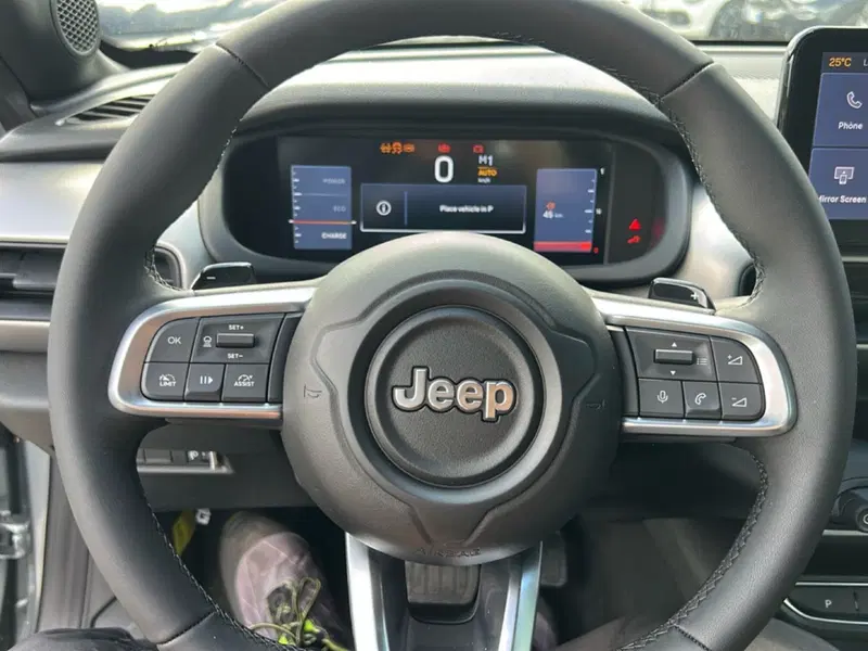 Jeep Avenger nuova a Roma (15)