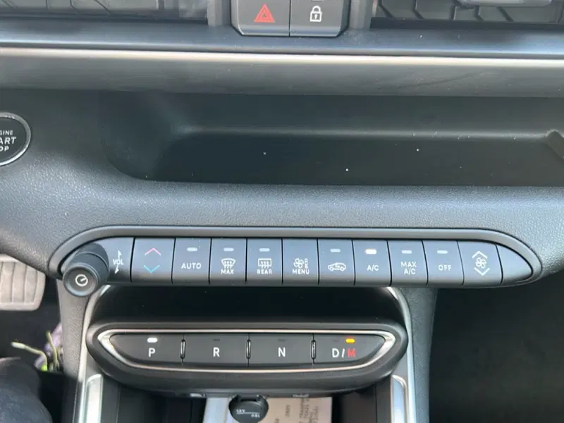 Jeep Avenger nuova a Roma (18)