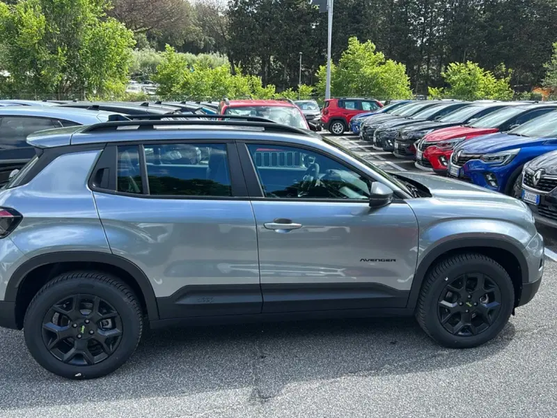 Jeep Avenger nuova a Roma (6)