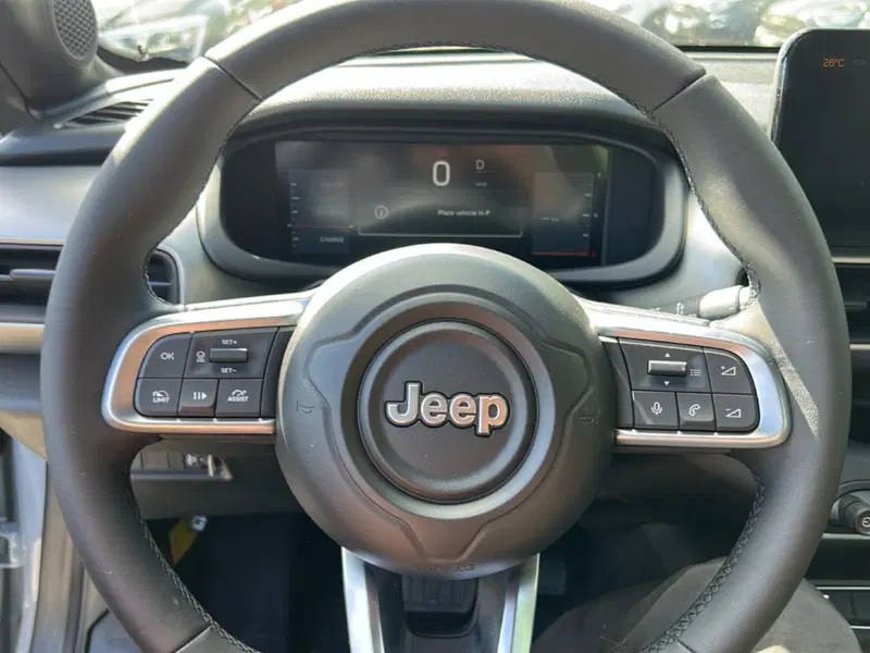 Jeep Avenger nuova a Roma (13)