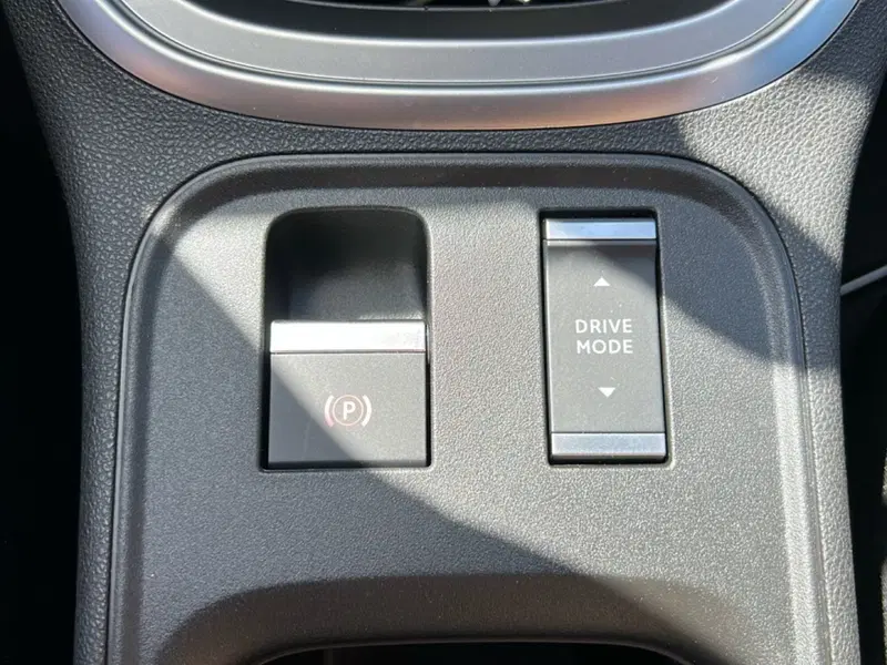 Jeep Avenger nuova a Roma (18)