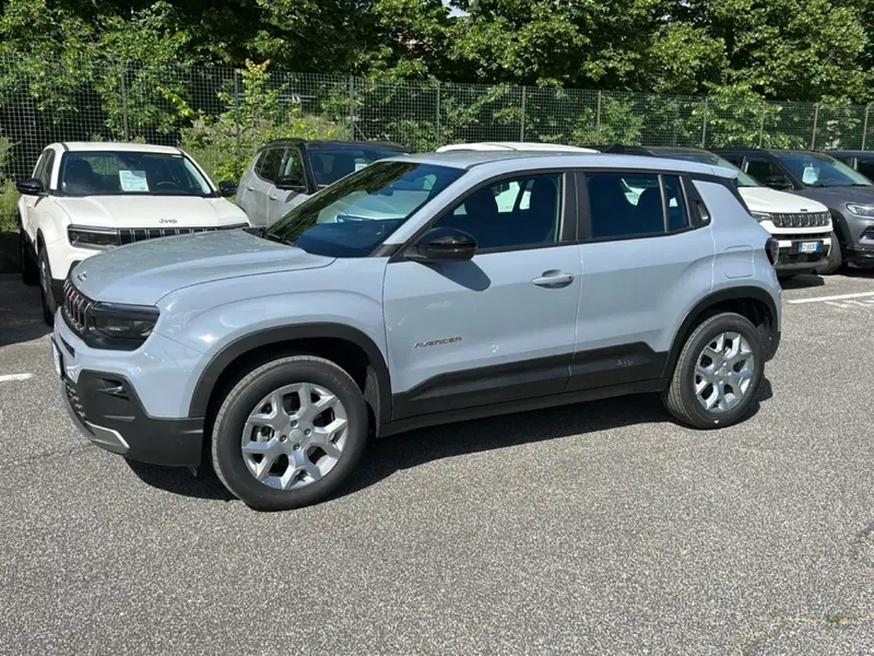 Jeep Avenger nuova a Roma (7)