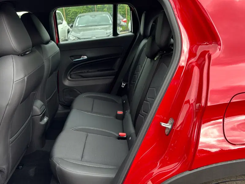 Jeep Avenger nuova a Roma (13)