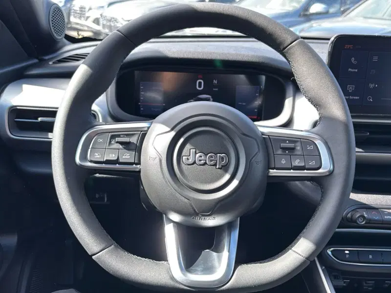 Jeep Avenger nuova a Roma (17)
