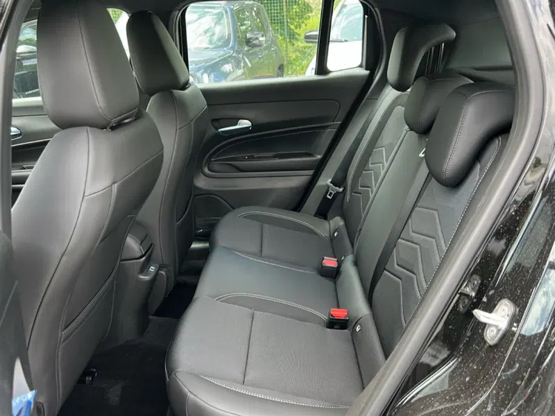 Jeep Avenger nuova a Roma (12)