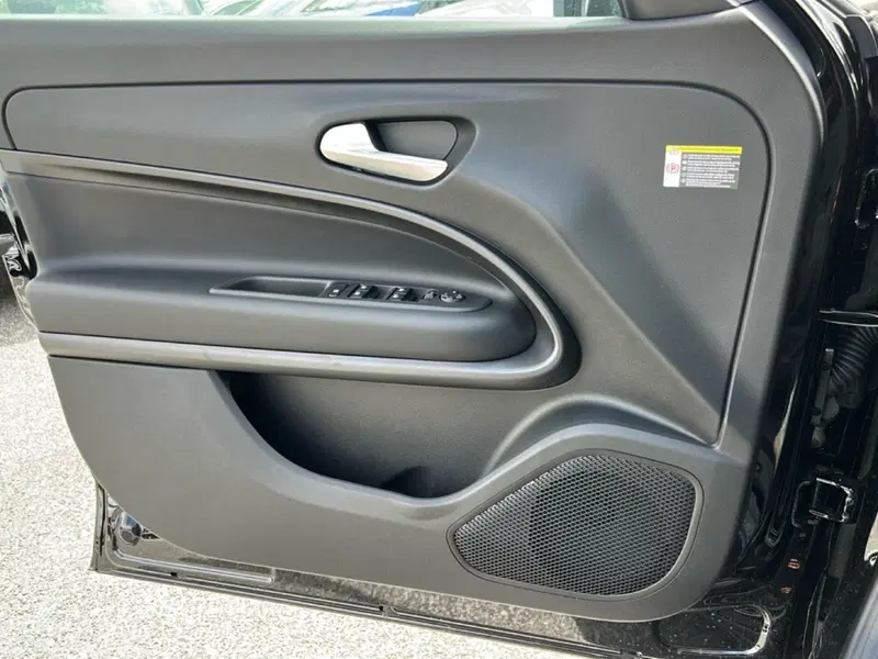 Jeep Avenger nuova a Roma (19)