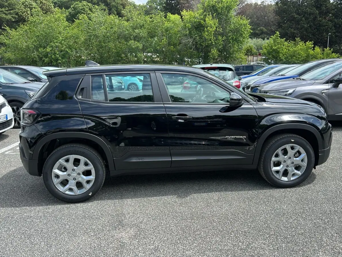 Jeep Avenger nuova a Roma (6)