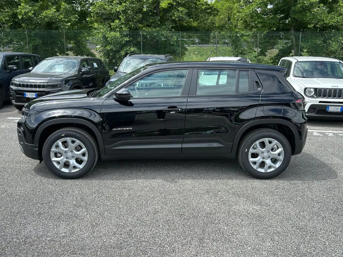 Jeep Avenger nuova a Roma (8)