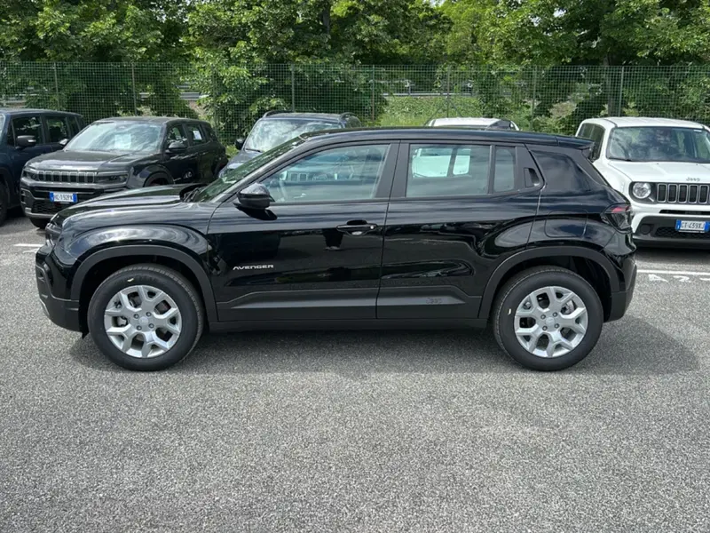 Jeep Avenger nuova a Roma (8)
